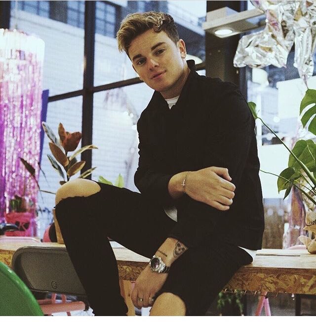 emieeranshaw95's tweet photo. Missing that one persons smile laugh even wink loads @Jack_Maynard23 ❤️#wesupportjackmaynard https://t.co/A0vNfRdS1P
