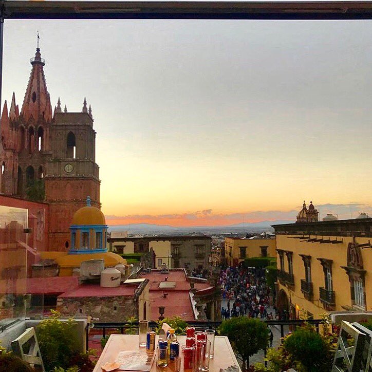 Que no se pierda la ilusión de creer. Empezando por uno mismo, eso que a veces nos cuesta tanto. Creer en el amor, la amistad y en que todo, va a salir mejor de lo que alguna vez soñamos ✨ #QuinceRoofTop