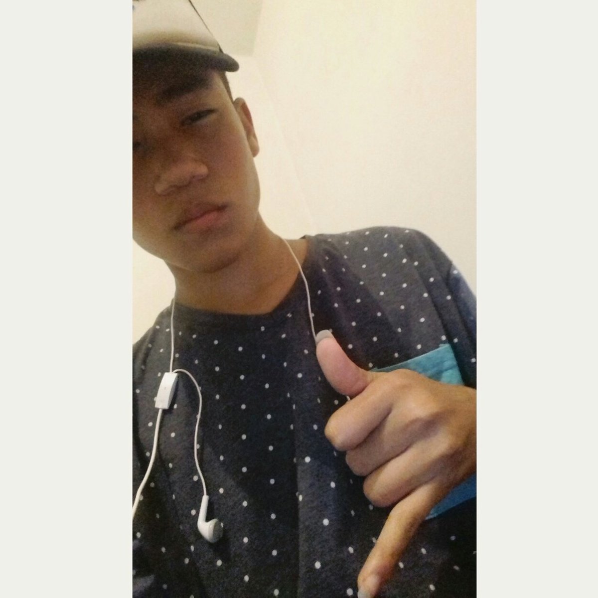 Rc_Martinss's tweet photo. Fala Mal De Mim Mais No Fundo Me Admira 👊✌ https://t.co/0aZ77pXj2m