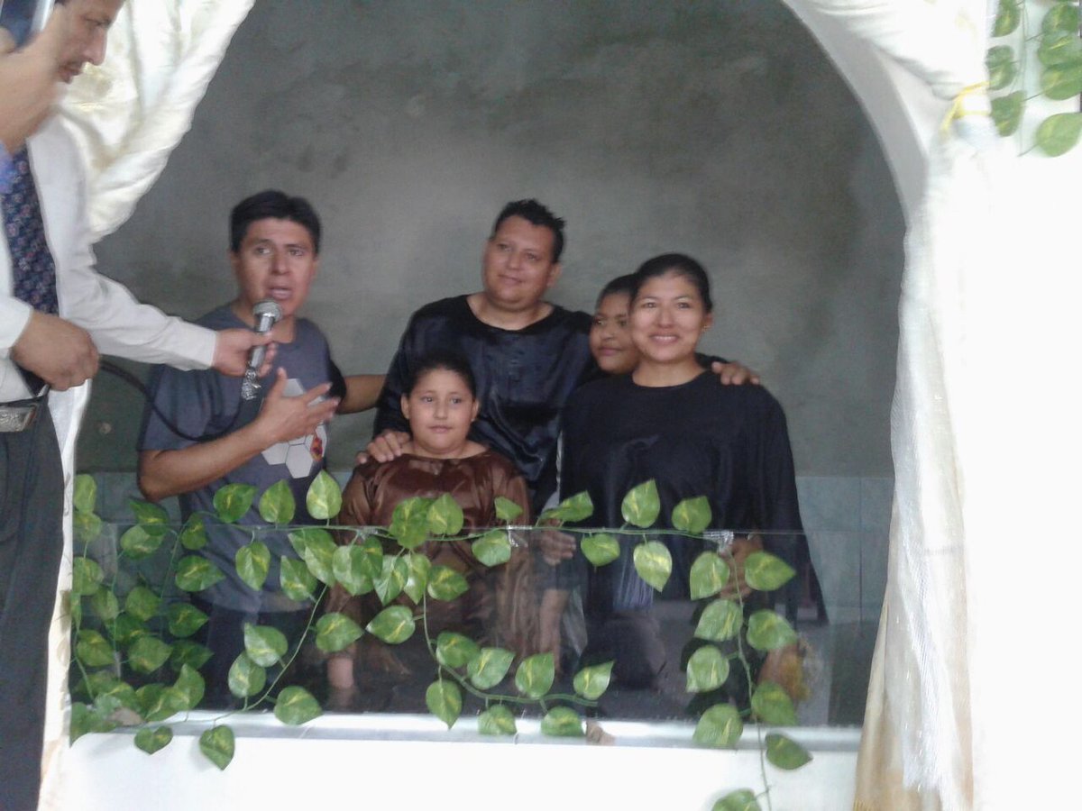 MilSan39's tweet photo. .@adventistasEC .@YanezWashington .@AdventistasMES Semana de #ProyectoMasMielUE en Perimetral llena de victorias https://t.co/bpPJf0x2lA