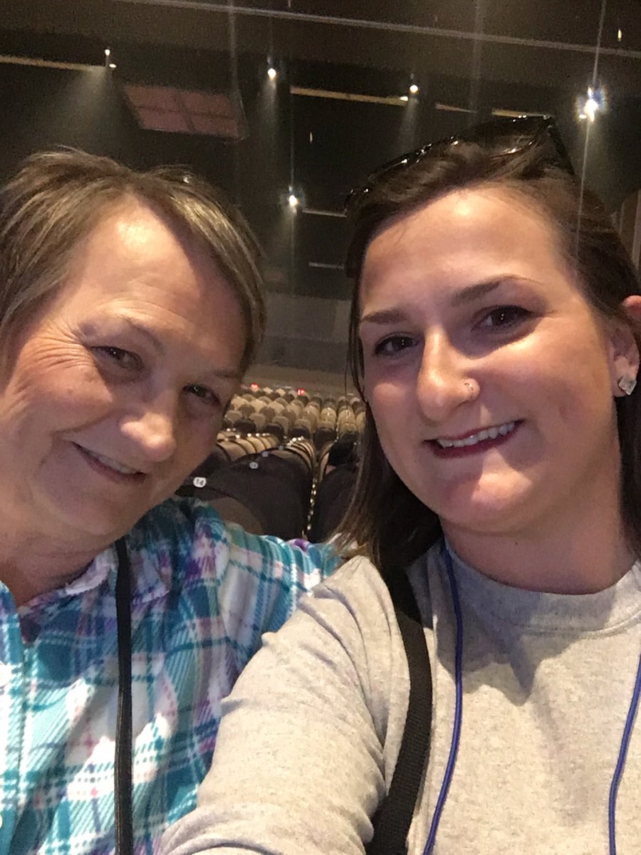 mannieefreeshh's tweet photo. #winstarlive @WillieNelson date with momzy https://t.co/AgReSnSOhJ
