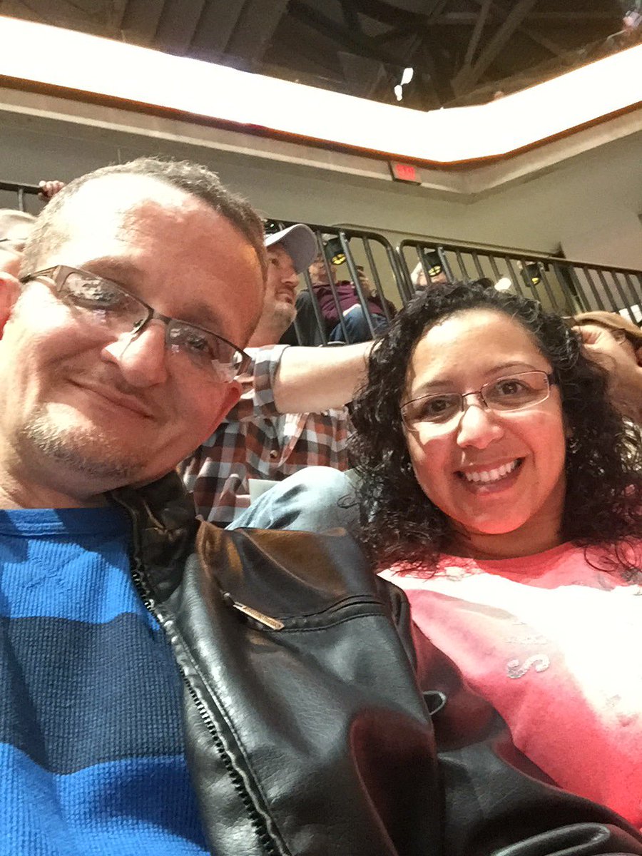 johnniesidwell's tweet photo. #pacersgamenight https://t.co/L7gaHmwEex