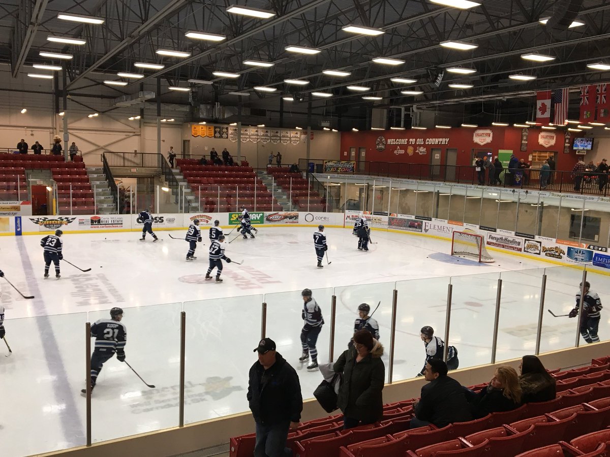 OilCapsHockey's tweet photo. Pregame skate underway.
#STPvsVOC https://t.co/ojd9KcwoSz