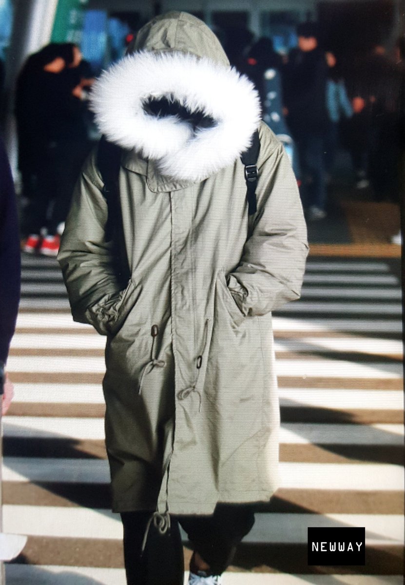 newwayD6's tweet photo. 171126 인공 입국 

성진아…이러지마😂😂😂

#데이식스 #성진 #DAY6 #Sungjin https://t.co/qv2BV7ibyw