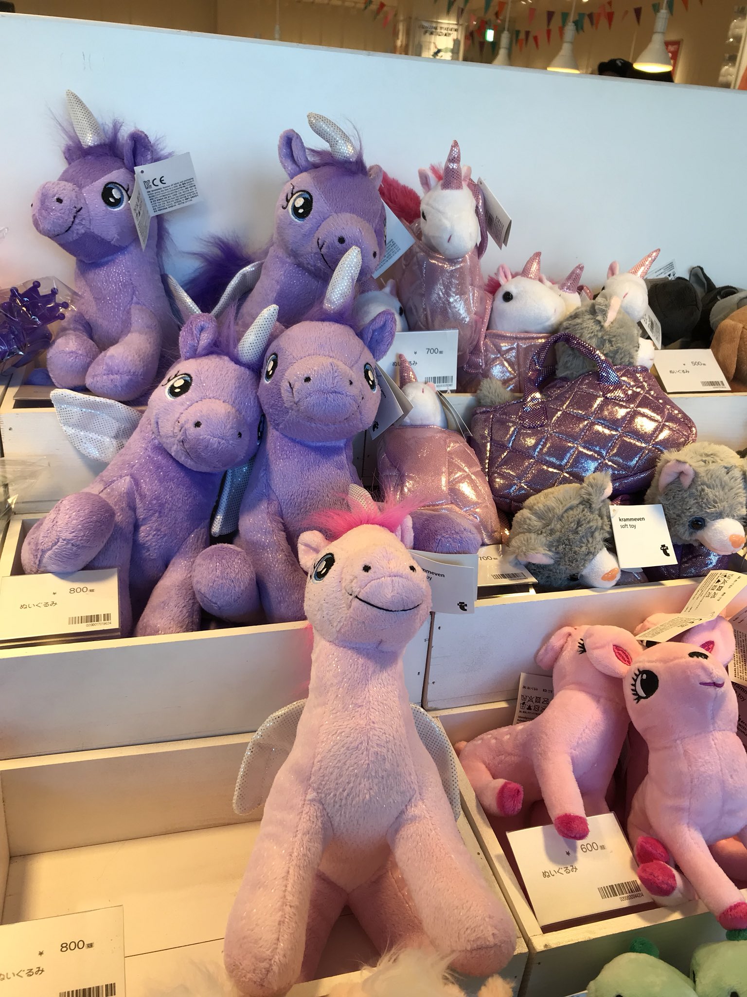 N Tomidoron ユニコーン カラフルで可愛いですよね 久々に訪れたフライング タイガーもユニコーン で溢れていました クリスマスと誕生日に向けて我が家もユニコーンリサーチ頑張ります T Co Czlqwhwjqt Twitter