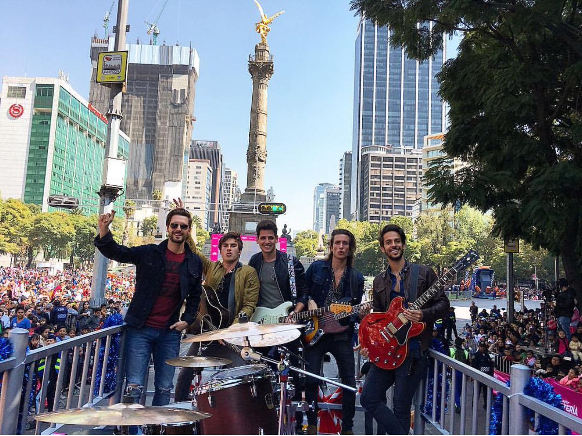 dvicioficial's tweet photo. Así nos despedimos de este Gran país...MÉXICO!! Gracias @liverpool_mexico por hacerlo posible!! #bolofest 🇲🇽 https://t.co/KnmXOGw6xr