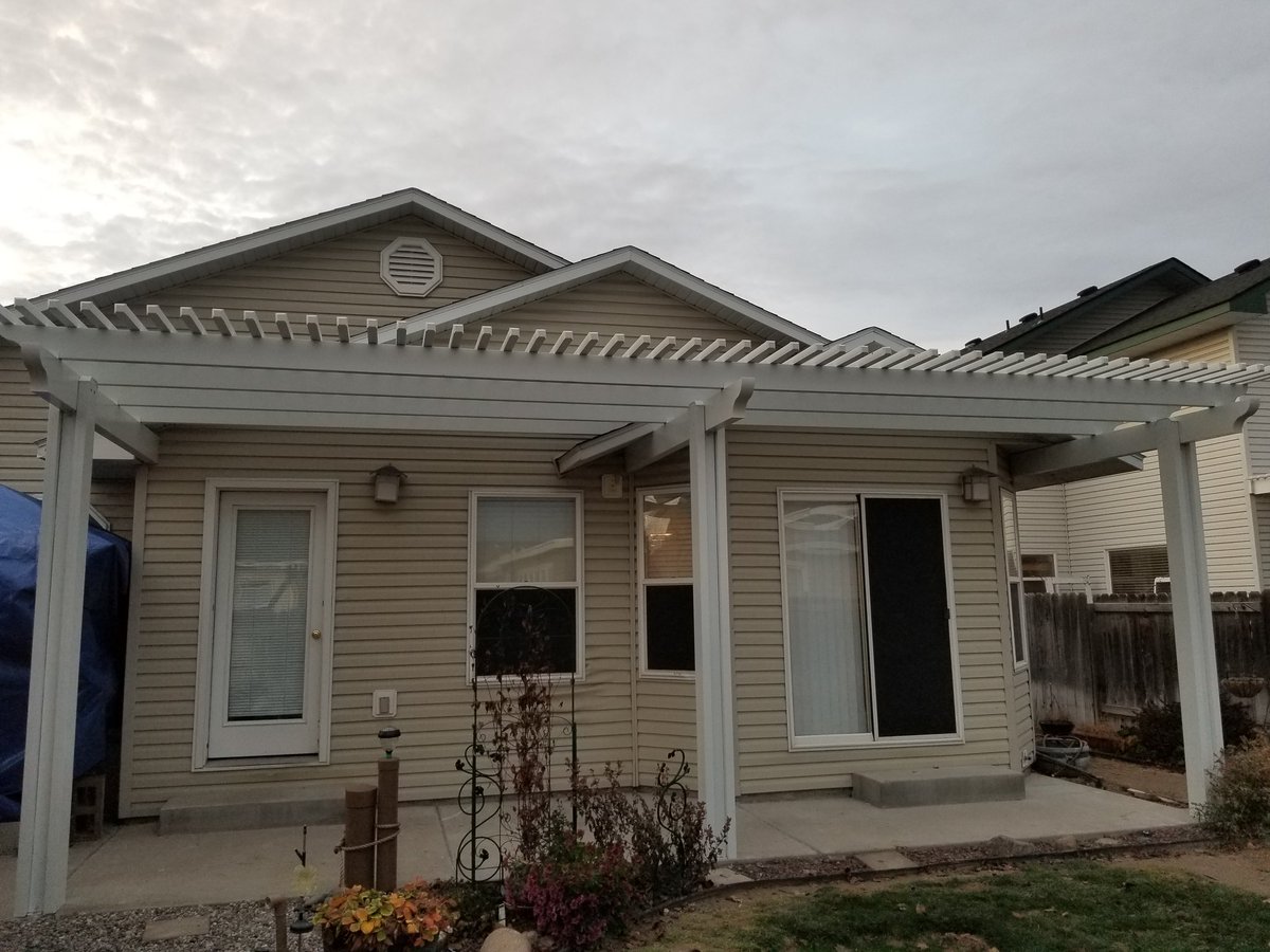 SuperiorPatio's tweet photo. Never to late in a year to add a pergola to your patio.  #perola #patiocover #outdoorliving https://t.co/mtWydv99x5