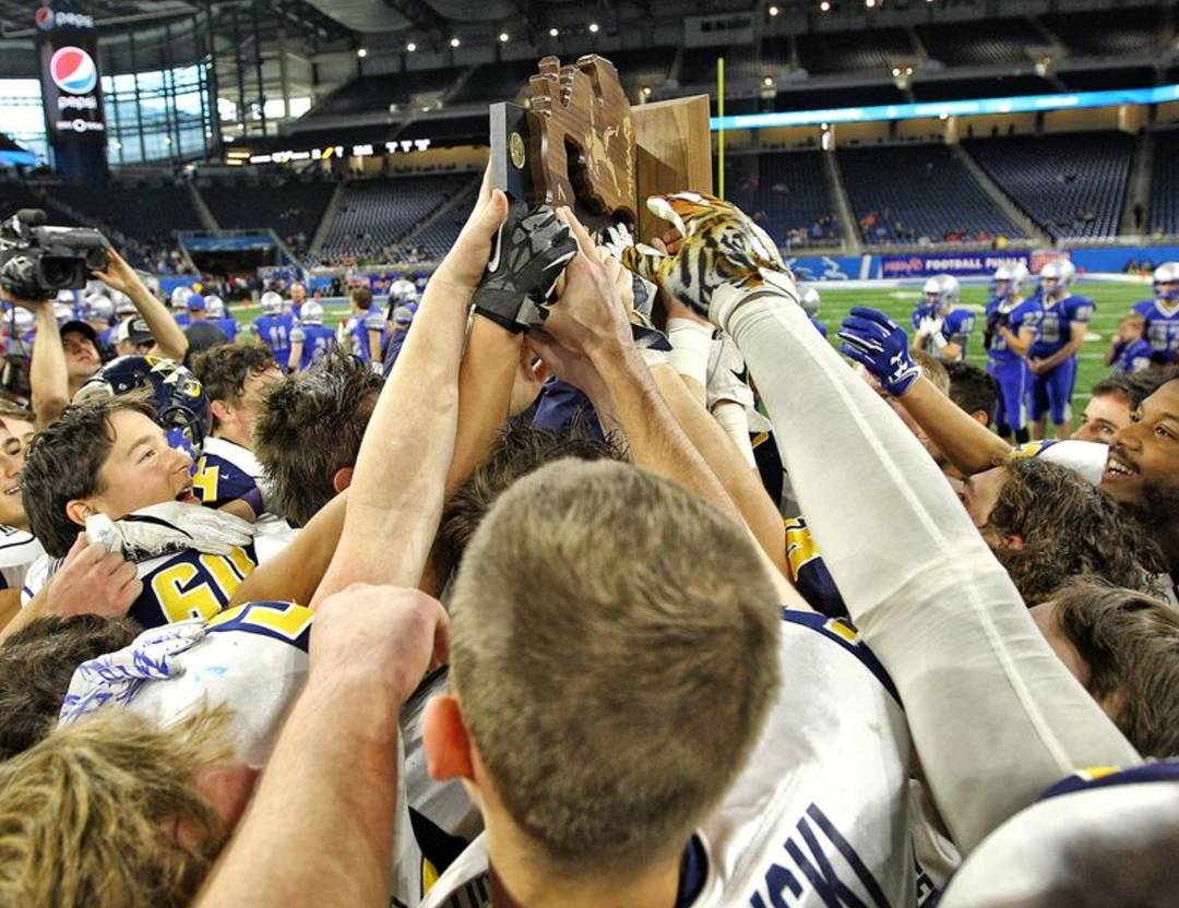 Ianslick54's tweet photo. 🏈state champs 🏈 https://t.co/6WXeVbkhHh