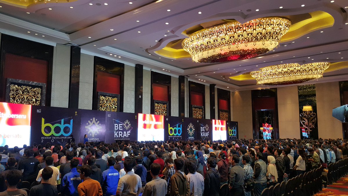 agushamonangan's tweet image. Menyanyikan lagu kebangsaan &quot;Indonesia Raya&quot; 

@BekrafID @Triawan 

#BekrafDeveloperDay #BDDBandung