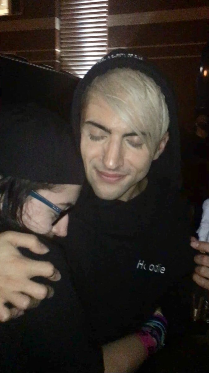 hvydrtysoul__'s tweet photo. @mitchgrassi i owe everything to you. ❤️❤️❤️❤️💕 https://t.co/prNP8uROcU