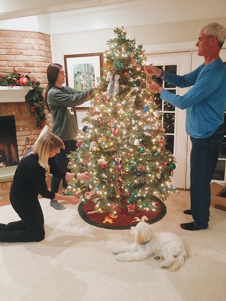 Baylor's tweet photo. It’s beginning to feel a lot like Christmas at the Allbritton House! 🐻🎄 #BaylorChristmas https://t.co/XH7ScyRD2Z