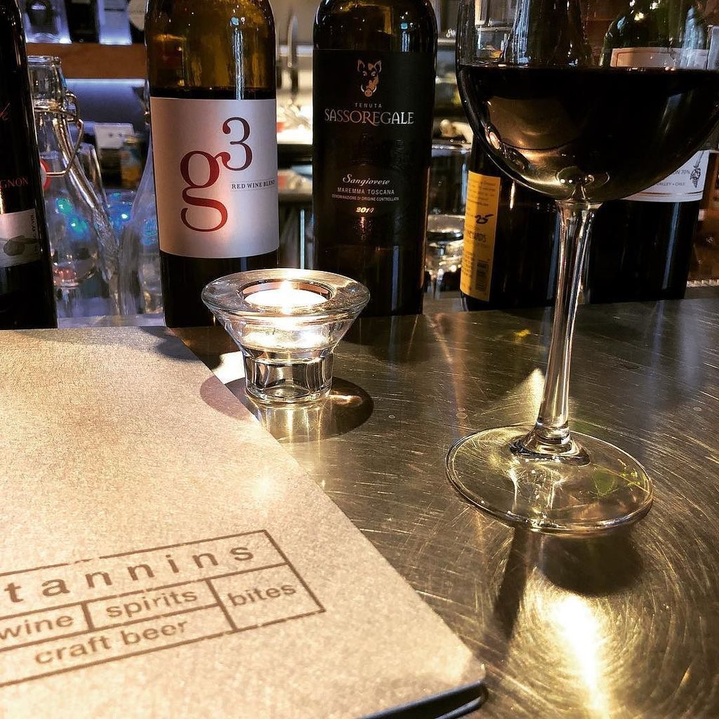 victoriasonmain's tweet photo. @tanninselmhurst It’s wine o’clock! Best neighbor a boutique could ask for. Cheers! ⭐️⭐️⭐️🍷🍷 #elmhurstcitycentre #victoriasonmain #metraupwestline #winebar #shopsmallbusiness #shoplocal #cabernet #smallbusinesssaturday #MainStreetBoutiqueCollection https://t.co/yTKwe0UB1B