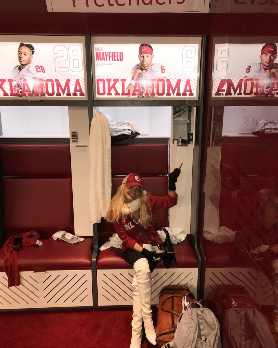 KChenoweth's tweet photo. I. Was. Here. #BoomerSooner https://t.co/uayhkQ1IVf
