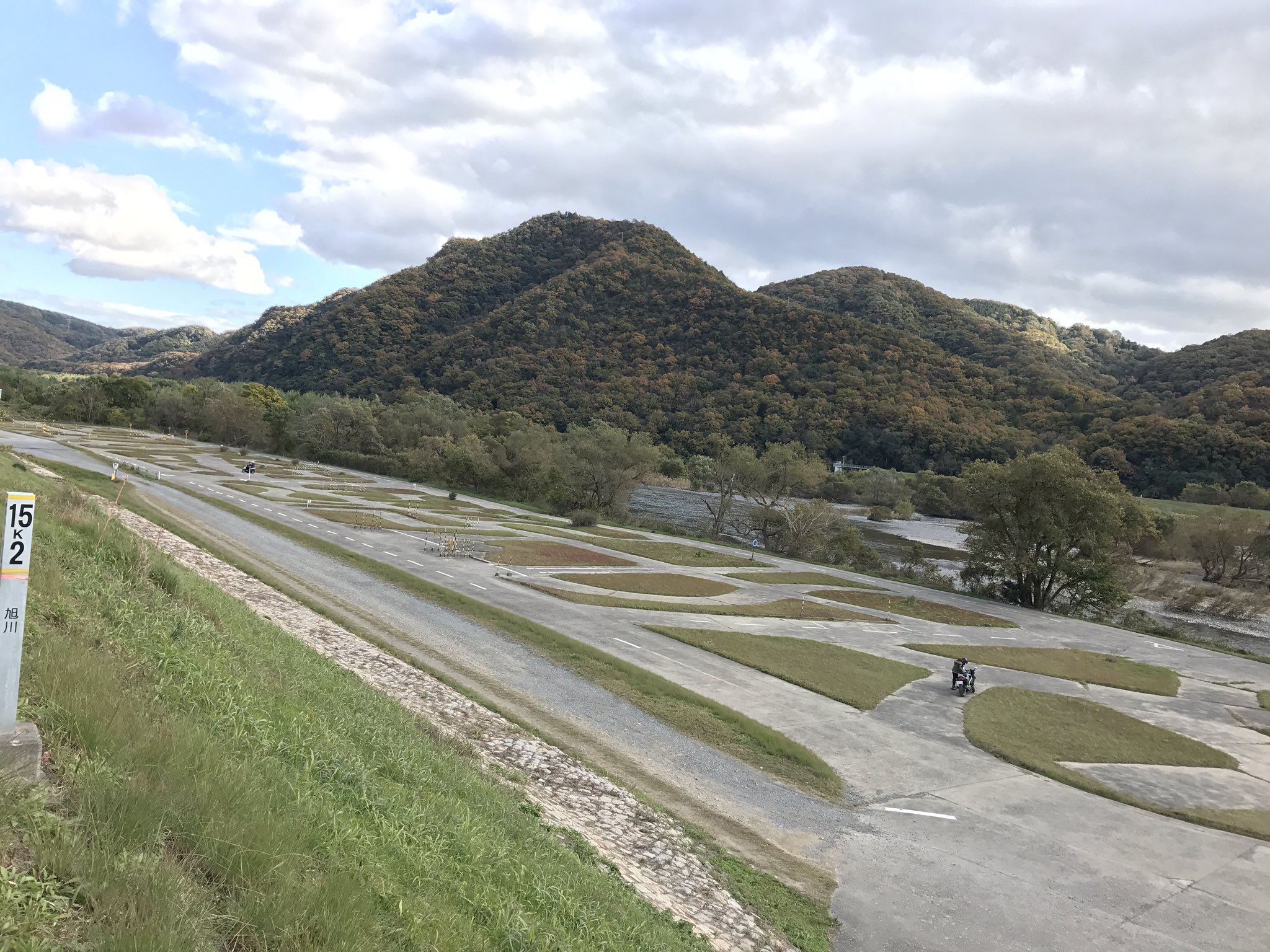 若 A Twitter 玉柏自動車練習場 岡山市北区玉柏 旭川沿いにある自動車練習場 バイクなども 平成29年12月31日を持って閉鎖とのこと 免許がない人でも練習できるので 免許取りたいけど って方には 友人の乗り物に乗らせてもらうなどすると意欲が高まるかもですね 若 A Twitter 玉柏自動車練習場 岡山市北区玉柏 旭川沿いにある自動車練習場 バイクなども 平成29年12月31日を持って閉鎖とのこと 免許がない人でも練習できるので 免許取りたいけど って方には 友人の乗り物に乗らせてもらうなどすると意欲が高まるかもですね
