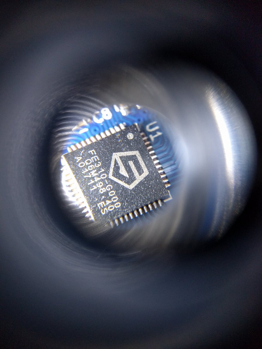 beriberikix's tweet photo. Look what arrived while I was eating 🦃! Now to figure out how to program the thing! #lofive #blackmagicprobe @QwertyEmbedded @SiFiveInc @esden https://t.co/0rvRMaNAFa