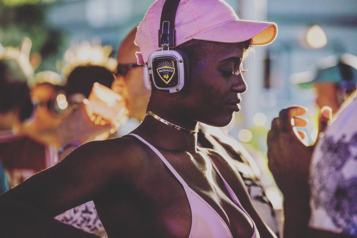groundswellxm's tweet image. That one time at @Mambybeach with @drinkmonaco 

.
.
.

#cocktails #relationshiparchitecture 
#festivals #music
#hiphop #EDM 
#summer #concerts 
#drinks #silentdisco 
#eventproduction #eventprofs #readytodrink