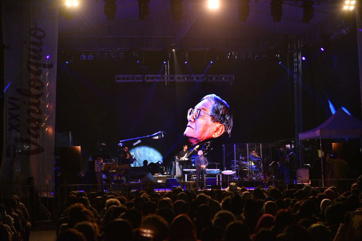 GobiernoCholula's tweet image. ¡Qué noche! Lo mejor es la voz de Armando Manzanero que se presenta, a los pies de la gran pirámide, en nuestra temporada cultural XXVI Vaniloquio #CholulaEstáBien