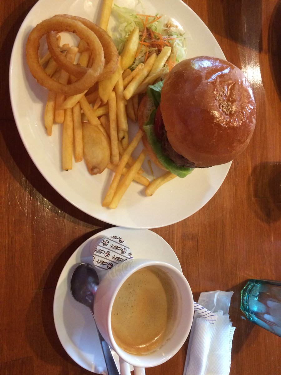 nobuhi_ro27's tweet photo. 貧脚ライド
ランチはハンバーガーです。
#JBCAFE https://t.co/RkQRXRnCUH