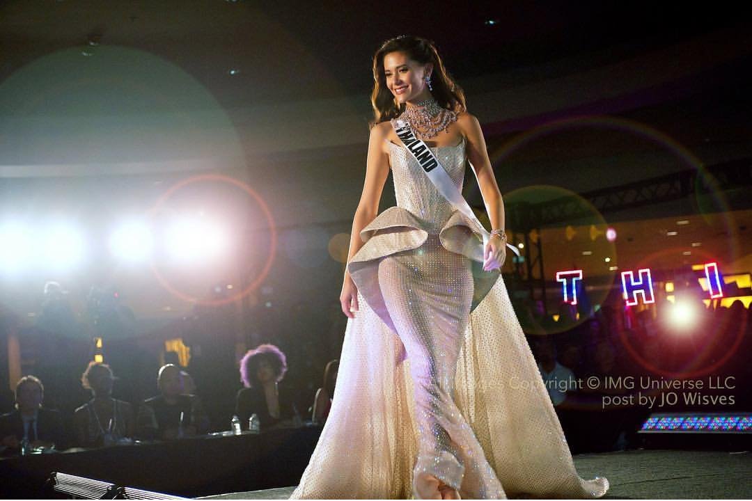 thaitaniumnaja's tweet photo. our beloved Maria #MissUniverse #THAILAND https://t.co/RuqQub4UjC