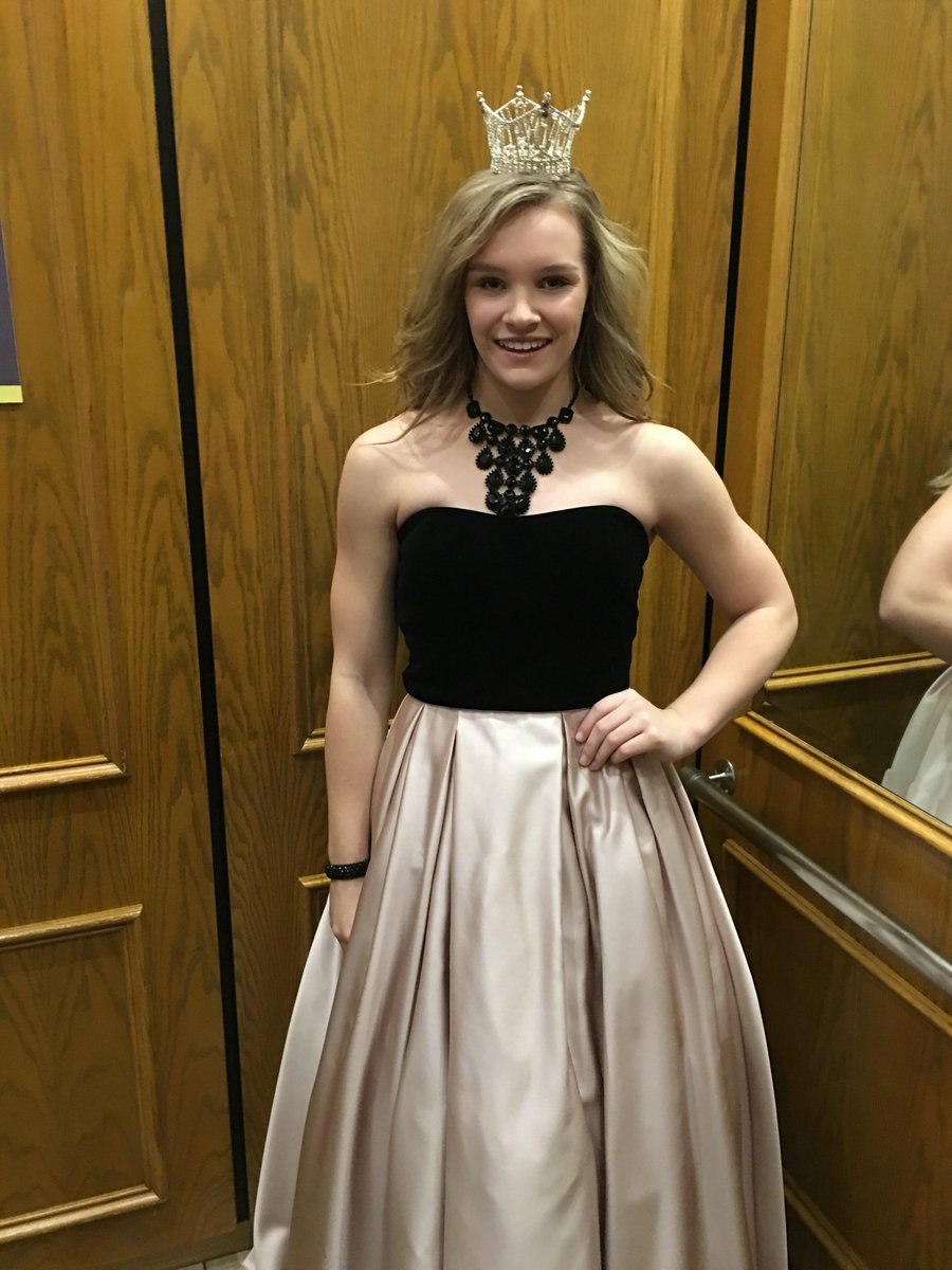 antso_ptqueen's tweet photo. I'm tired but last night as an ANTSO Titleholder was great. Queen's Ball was a success! @officialANTSO @FieldsRylea https://t.co/M12FtMMPSf