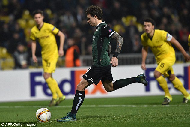 FKKFrance's tweet photo. Il y a deux ans jour pour jour, le 26 novembre 2015, le FK Krasnodar, alors dirigé par Kononov, battait 1x0 le Borussia Dortmund sur un penalty de Mamaïev ! #FKKBVB https://t.co/FX6F79VUEM