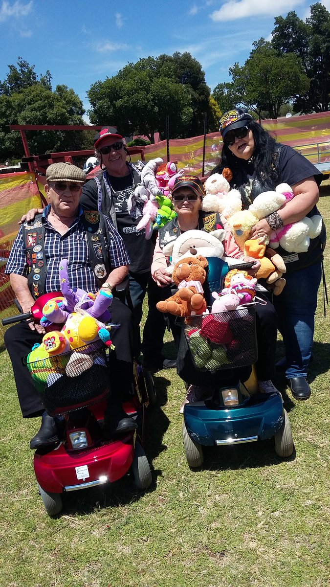 PaulRotherhamZA's tweet photo. The spirit of #ToyRun2017
And yes, this couple actually rode these to Benoni Northerns! https://t.co/8BWBcKs23D