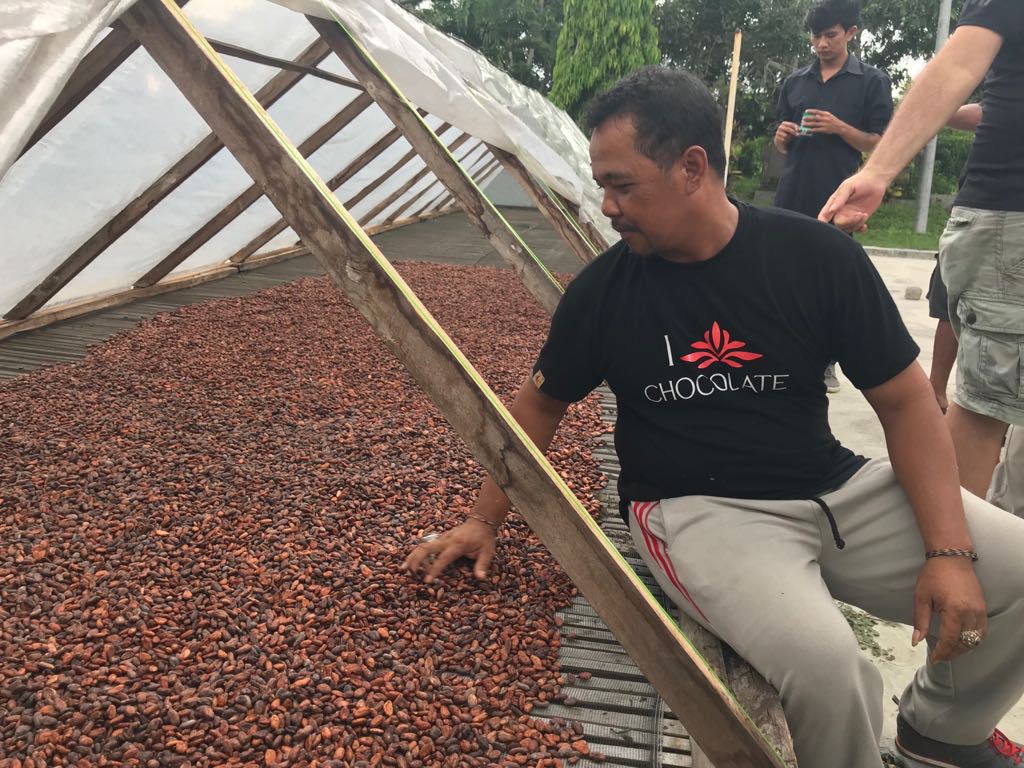 Petani Senang Kakao-nya Mendunia (3) csr-indonesia.com/2017/11/petani…