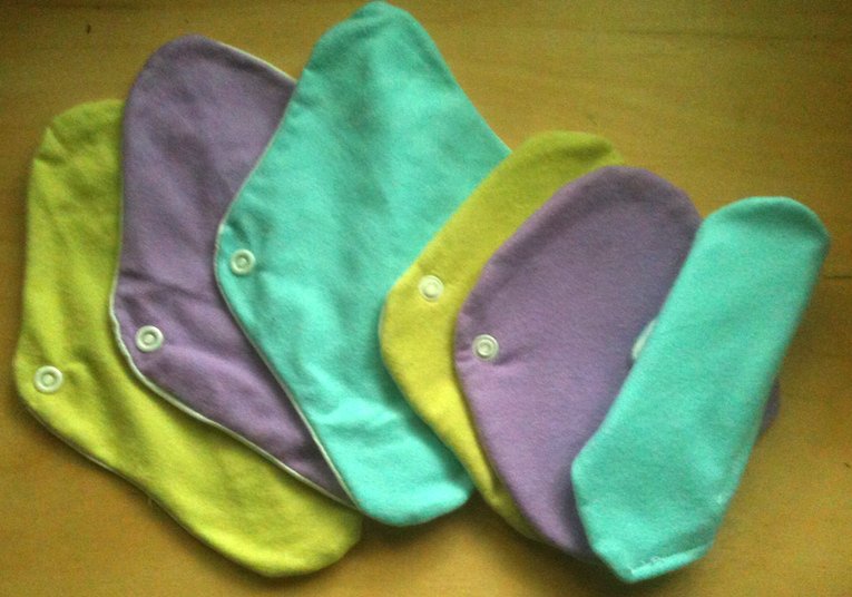 moontimes's tweet photo. "They look - and feel lovely - so soft!" #loveyourflow #yonilove #ditchthedisposables #moontimes #period #menstruation #clothpads #handmade #RMP #mamacloth #prettypads https://t.co/E6jFSyQoDH https://t.co/ZPBJxbBxZD
