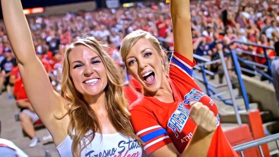RealtyRescueTV's tweet photo. @JennyToste & @kwill220 are cheering because the Bulldogs won - AND @RealtyRescueTV's premiere is Dec. 9! https://t.co/PtmE0obtYc
#GoDogs #WeBeatBoise #FresnoState #RealtyRescue #Fresno #MountainWest https://t.co/5UuYZMpF5C