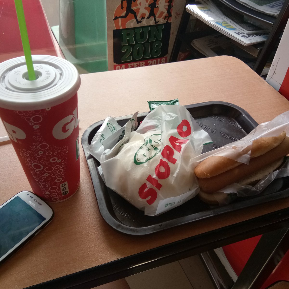 JHoBelieversOFC's tweet photo. Kaen guys! #MissUniverse #PHILIPPINES https://t.co/WKLq0Y1ets