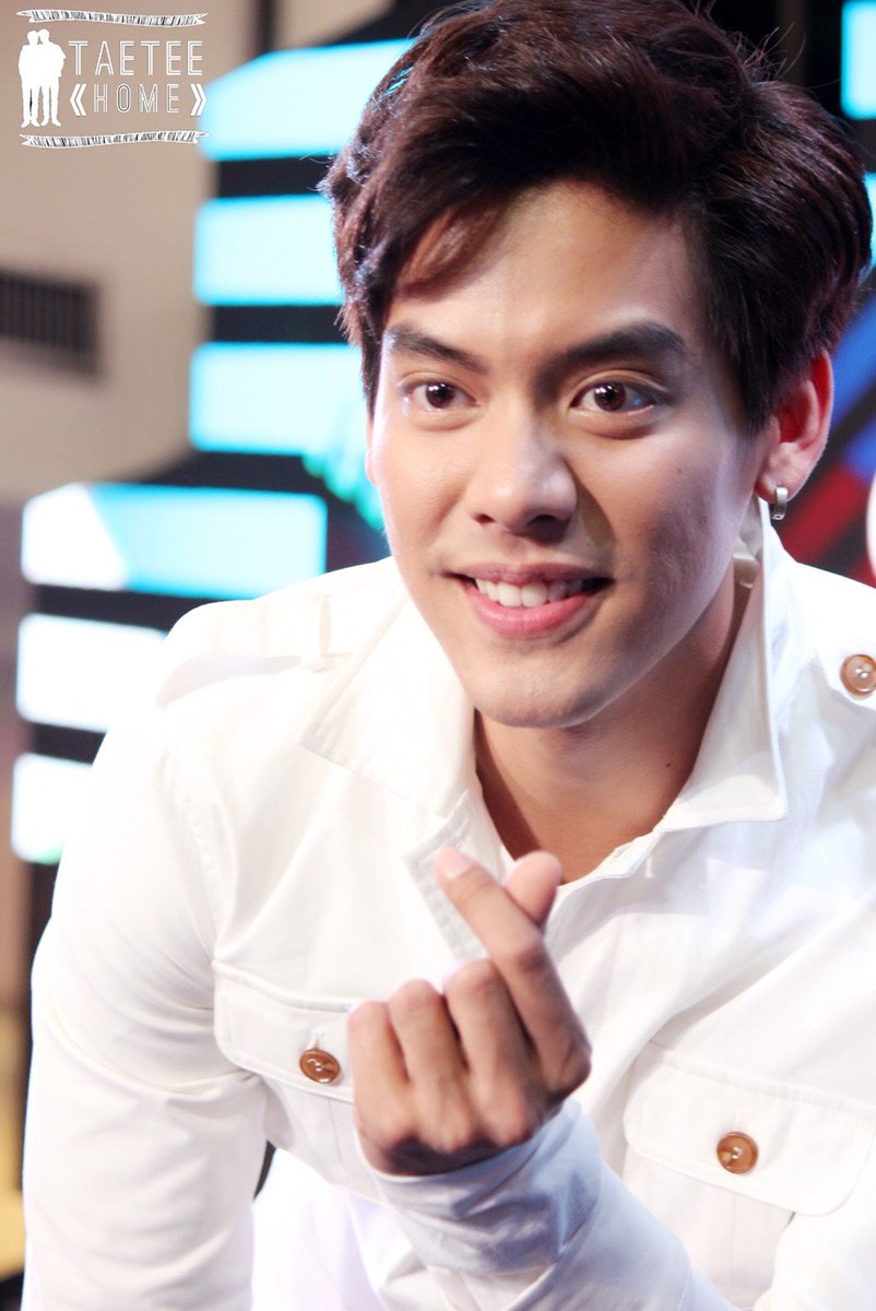 TaeTee_Home's tweet photo. 🎶"แค่เห็นเธอแล้วก็ใจละลาย ใจละลาย"
#เต้ติสชีวิตโลเทค
#tae_darvid
#YamahaMotorFest https://t.co/hHphdfwzAj