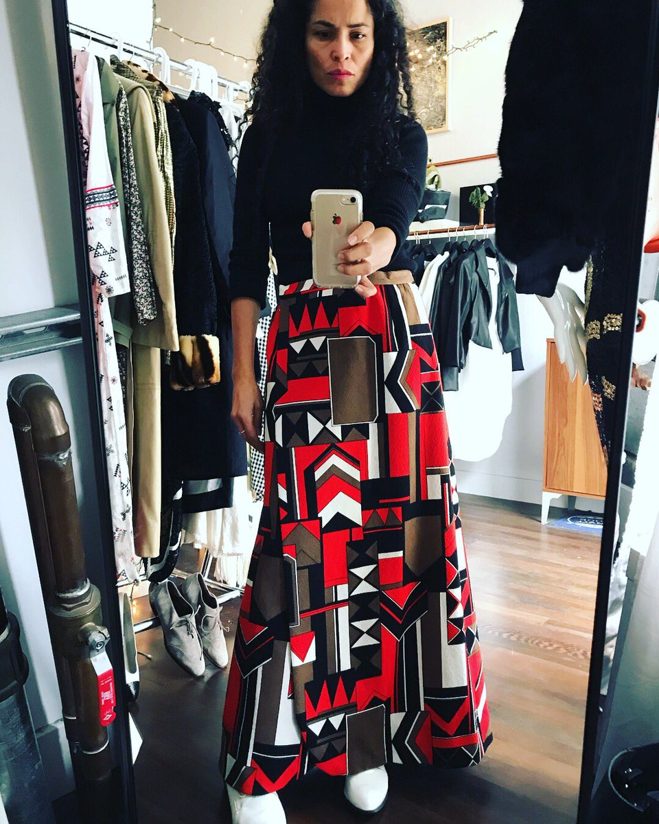 lalisimoneinc's tweet photo. Styling #curatedvintage for today’s style trends #AW17 #lalisimone Store coming to Oakland’s #laureldistrict Sign up for updates https://t.co/D2NwFw4DXJ https://t.co/V47RtA8Man