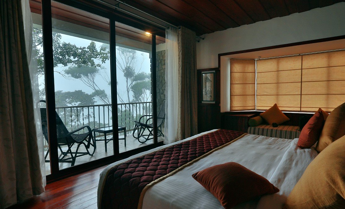 SpiceTreeMunnar's tweet photo. The view from classic room, on a fine winter morning.
#spicetreelife #spicetree #luxuryresort #classicroom #withaview #munnar #kerala #godsowncountry #westernghats https://t.co/fN77ziHecZ