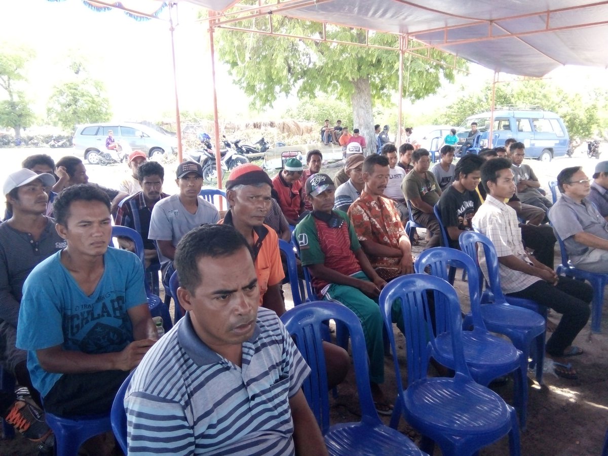 sepry_b's tweet photo. Desiminasi Koperasi Nelayan Penerima Bantuan Kapal < 5 GT di SKPT kab.Sumba Timur #AKSIPPB #SUMBATIMUR @susipudjiastuti      @BudidayaKKP @fisheris_ @puslatluhkp @dpp_ipkani @ukifrits https://t.co/fCpHFQ1hTm