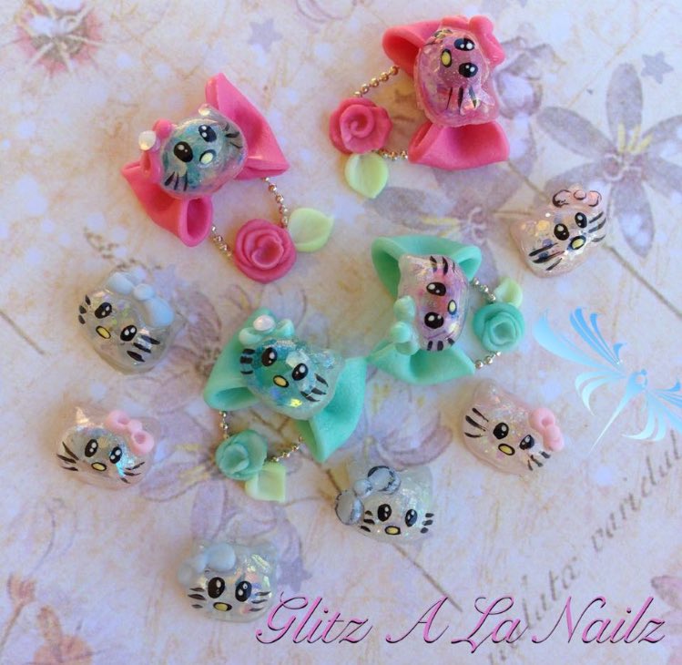 Glitz_JAE's tweet photo. #NailArt #Nails #AcrylicNails #HandmadeNailArt #handmade #NailPerfection #BulkyNailArt #NailBling #HelloKitty #Roses #AcrylicArt #GlitzALaNailz 🦄 🎀🌹 https://t.co/gMGVKzadbe