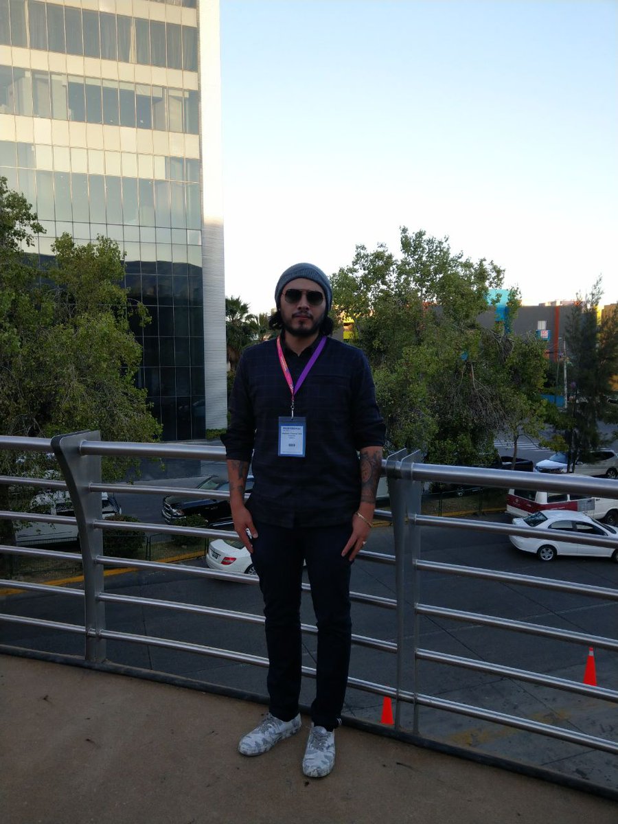 AlejandroPVTrad's tweet photo. #FILGuadalajara31  #traducción https://t.co/K43ofU3NGJ