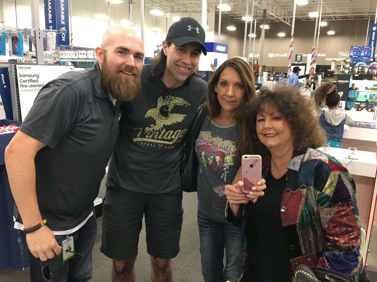 Boom! Welcom to the Sprint Family of #unlimited Data!! <a href="/martyachi/">Marty Dominguez</a> <a href="/erinkorski/">Erin Korski</a> @SprintCentralTX