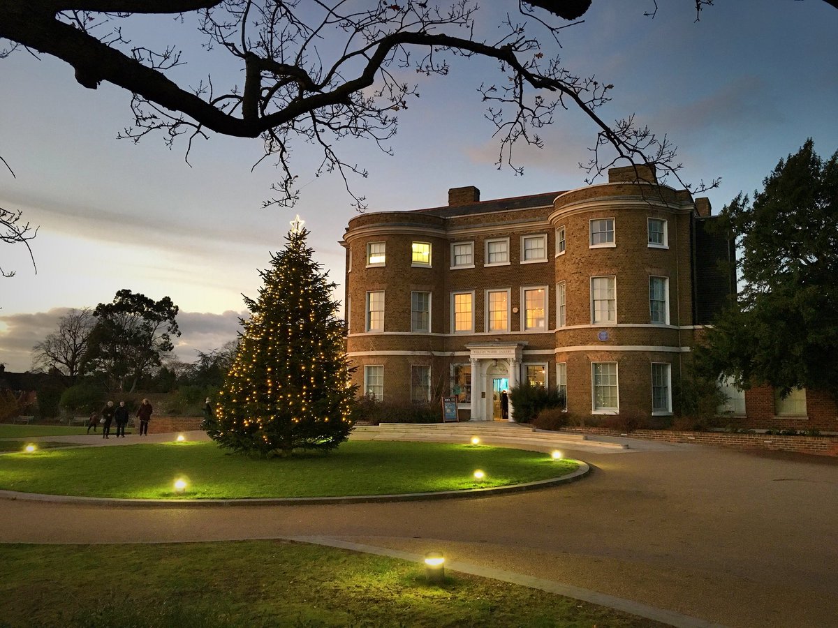 Timkeremezo's tweet photo. Christmas time at the William Morris Gallery #Walthamstow #photo #ChristmasTree #Christmas2017 #thingstodo #WMGallery https://t.co/UkTeyinQkQ