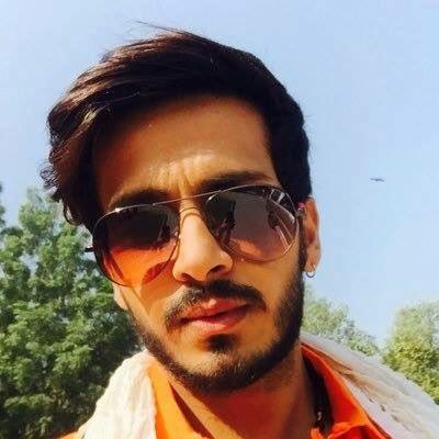 ProudBeingWoman's tweet photo. I vote ParamSingh for Ghulaam 
#Tvpersonality2017 @BizAsia @SabrasRadio @RajBaddhan https://t.co/wd3D6CwpN4