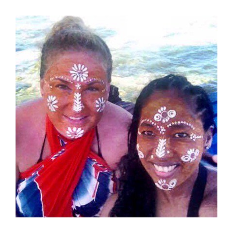 aimeehaynes's tweet photo. Traditional face painting with an emerald sea seascape 🌊 #madagascar #digitalnomad https://t.co/FOcyftzkjg