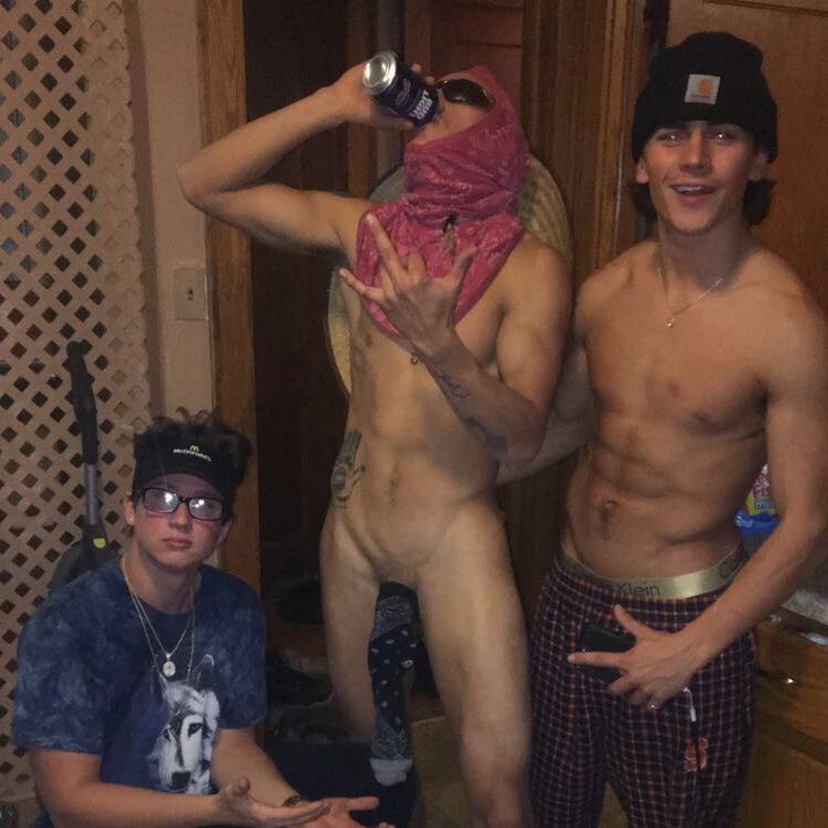 HunterWilms's tweet photo. #NewProfilePic https://t.co/azqxIR29sN