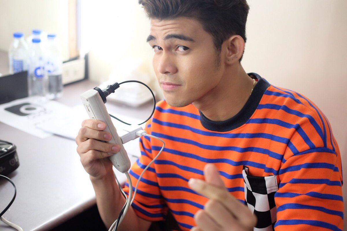 OneMusicPH's tweet photo. Congrats @ImPascualInigo for winning 3rd best song! #HimigHandog2017 https://t.co/rbcXmkOg4R