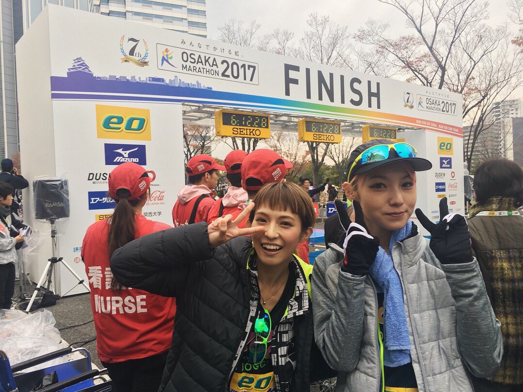 scandal_band's tweet photo. 【Thank you】
HARUNA&amp;MAMI #大阪マラソン 42.195km完走しました🏆🎉🏅
皆様の応援が本当にありがたかった😭 大阪の人・街・そしてFM802にBIG LOVE❤️最高のステーション📻
#OsakaMarathon2017 #FM802 https://t.co/KdML3CejD1
