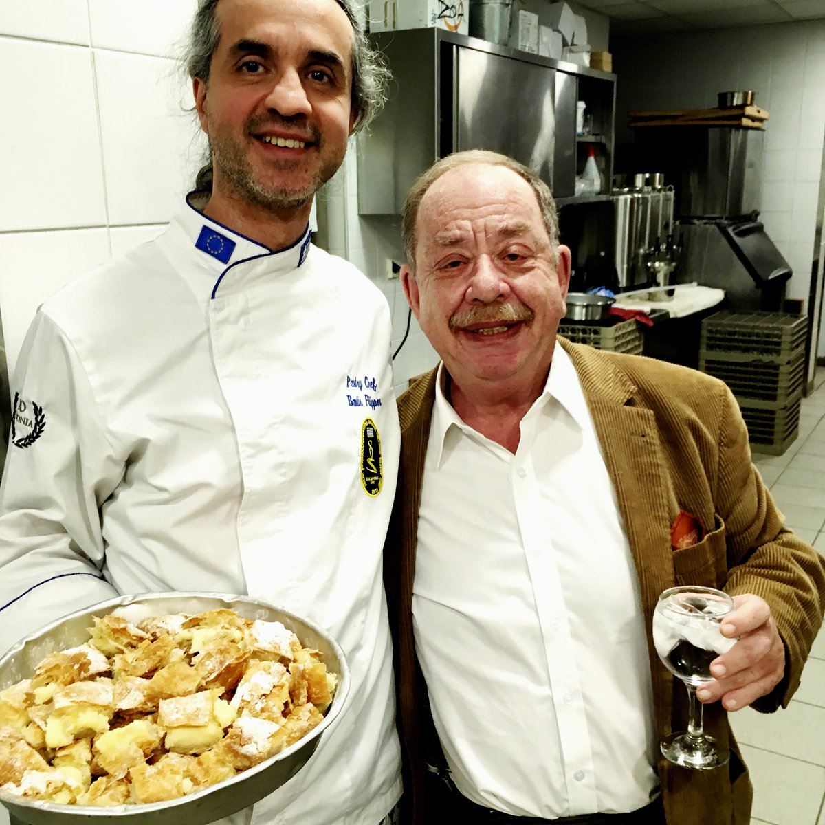 fbandis's tweet photo. Απίστευτη τιμή η συμμετοχή μου ως ομιλητής σε ακροατήριο 1000 ατόμων σε μια πραγματική γιορτή επιμόρφωσης μαζί με προσωπικοτητες της εστίασης και του τουρισμού στο #7 Σχολείο Τουρισμού #synergies #school_of_turism #Kalamata #bougatsa #bandis #iliasmamalakis https://t.co/dikPSZi0Z0
