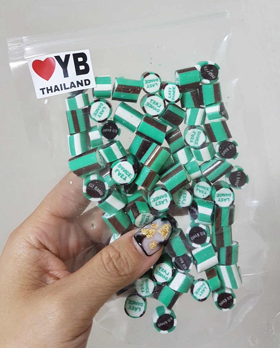 papar_papiyong's tweet photo. Thank you 💕💕💕😭😭😭🐛🐛🐛
so sweet
@Realtaeyang
hope you like my candy🍬🍬😋😋
#171125
#taeyang
#youngbae
#lastdance
#ybcandy https://t.co/MpR9yJplVr