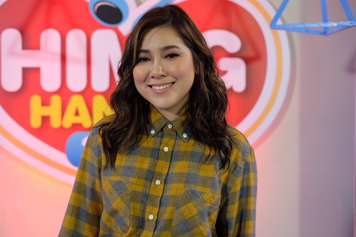 OneMusicPH's tweet photo. Congrats to this year’s #HimigHandog2017GrandWinner, @moirarachelle4 !!! 💖 https://t.co/eaqrhWSvdc
