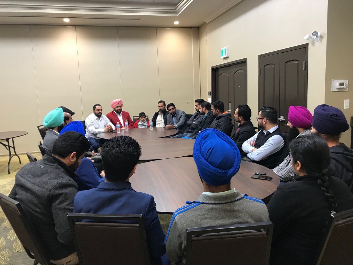 gurbhalinder_s's tweet photo. Team dinner and convention Prepration meeting with Saskatoon champions.everyone well focused #wfgdhillon https://t.co/SvrIkEAvyk
