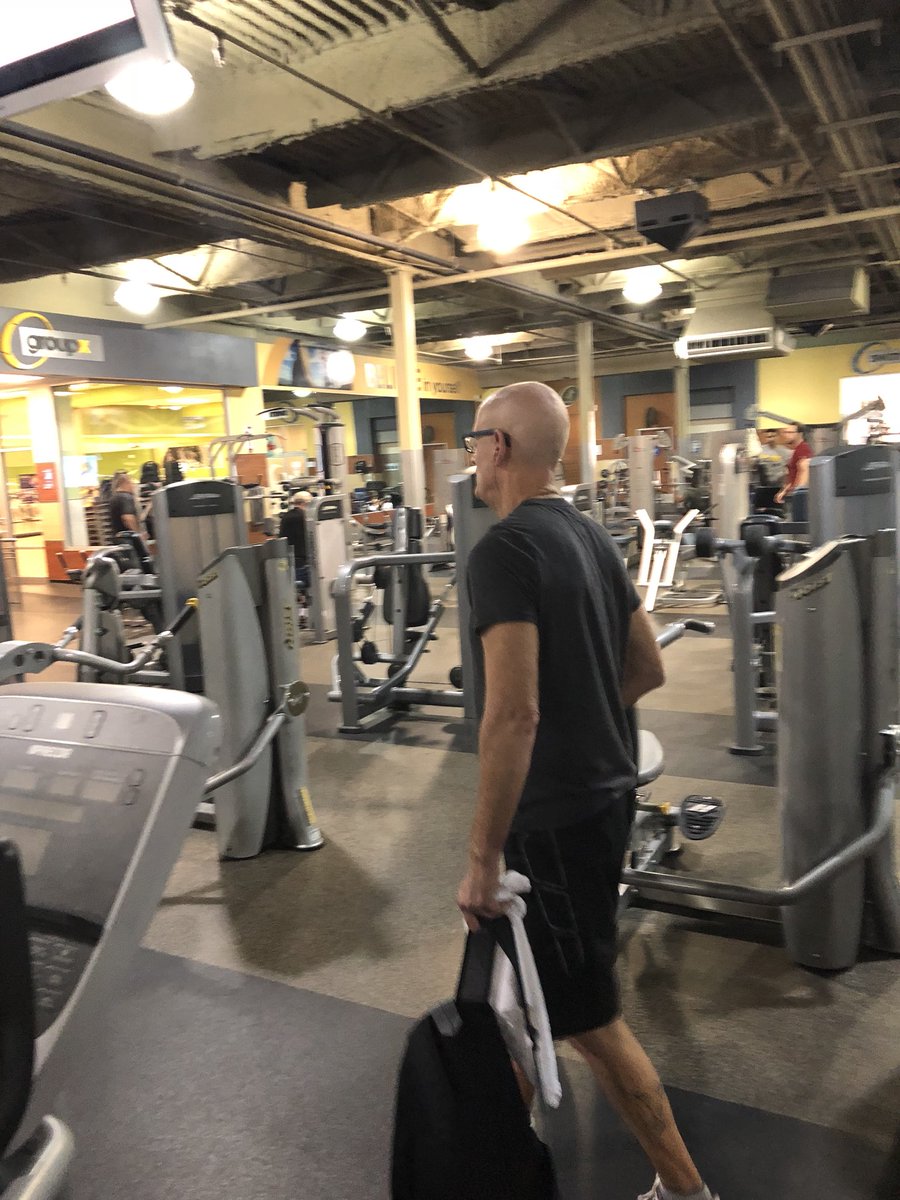 bregan10's tweet photo. @notthefakeSVP gettin huge at the gym SVP...nice https://t.co/nvPkbk14Oq