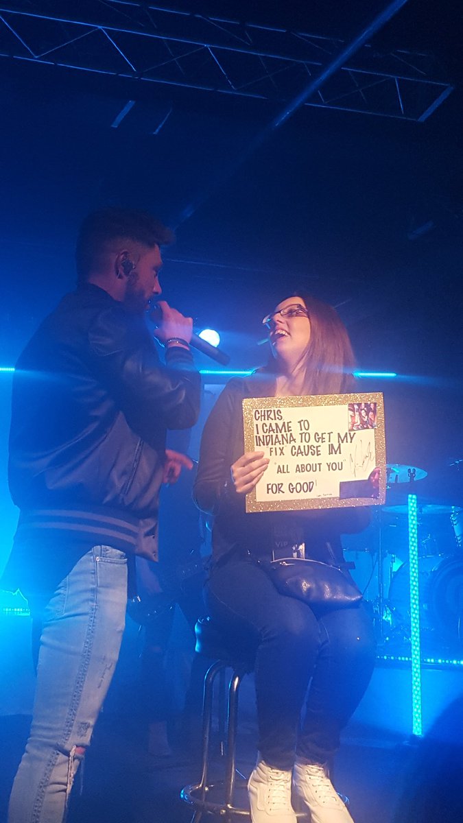 sierrahobvs's tweet photo. Thank you Chris was giving me the best night of my life. The over 4 hour drive was worth it. I can’t explain in words how happy you make me. i’m so thankful for you ❤️ https://t.co/MCdRAK2dEG