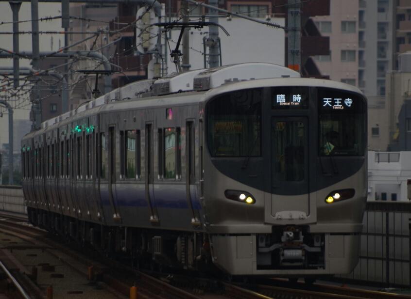 T2Bhw0rnpkZuvYn's tweet photo. 11/26
本日Jリーグの試合のため、普通電車が臨時増発されました。

臨626H
HF611編成

鶴ヶ丘、天王寺にて https://t.co/WHuTV7sB3Z